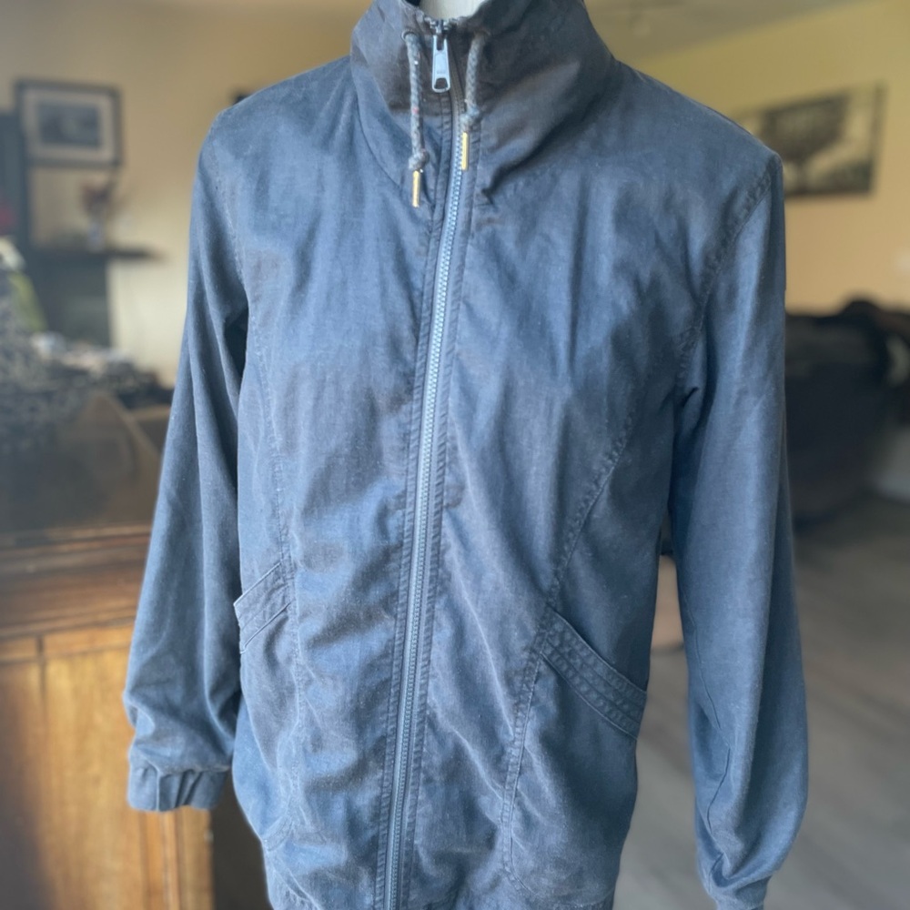 MEC woman’s blue/grey hemp blend (53%), org cotton blend (65%) lined zip jacket.